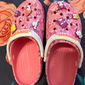 Hello Kitty Crocs Size 9W-7M